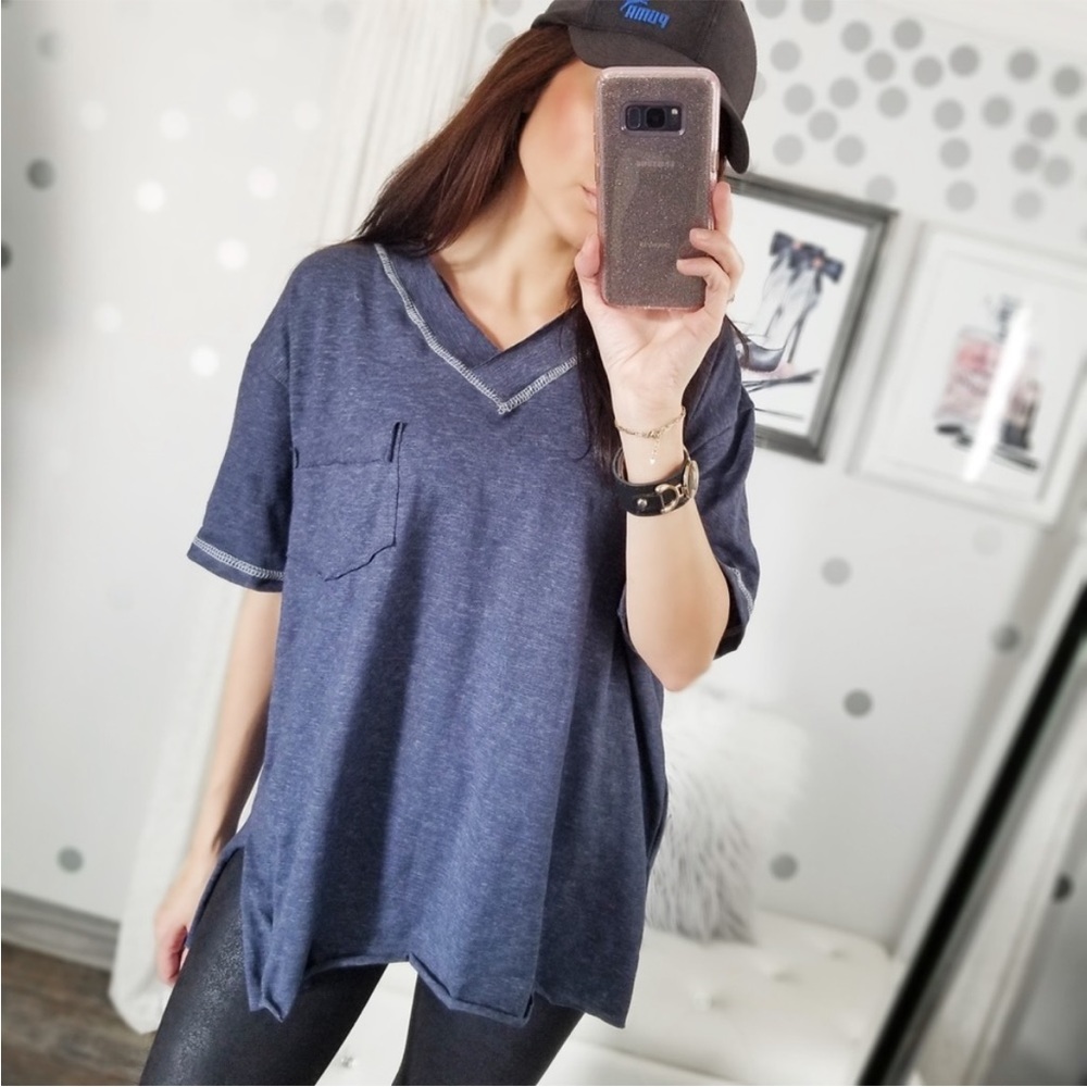 Bev Oversized V-Neck Pocket Tops Tees in Navy
